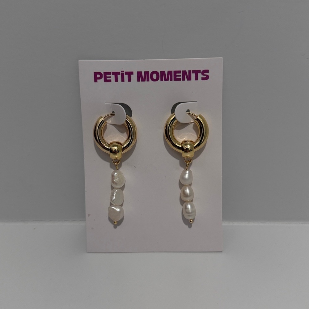 NEW‎ Petit moments gold hoop dangling pearl earrings